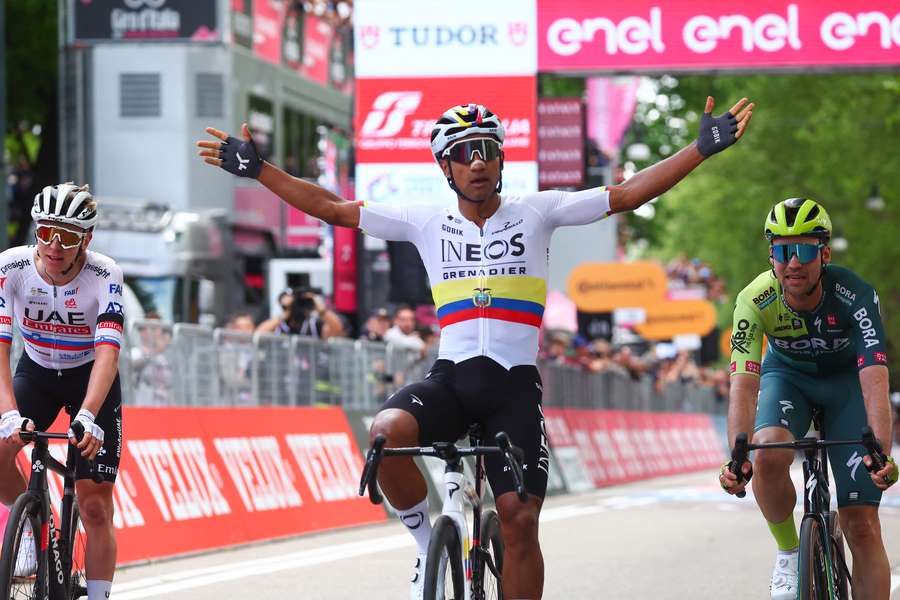Jhonatan Narváez fordoblede lørdag sit antal etapesejre i Giro d'Italia med en smuk sejr i Torino.