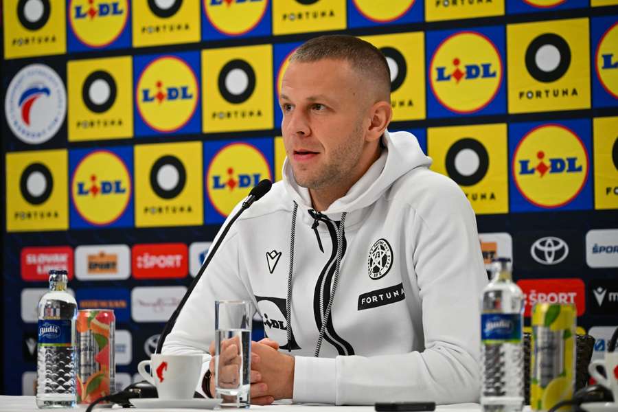 Vavro sa po zranení vracia do reprezentácie. Vavro sa po zranení vracia do reprezentácie.