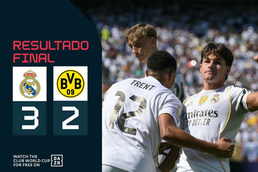 Jogadores do Real Madrid festejam a vitória de Fran Garcia por 2-0