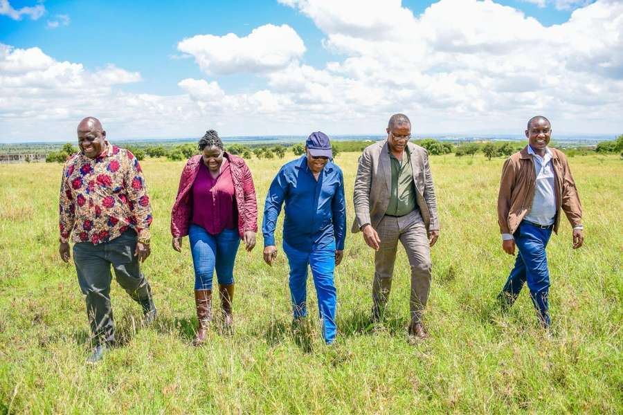 Gor Mahia officials led by Deputy Patron Eliud Owalo (second right) and Sally Bollo (second left)