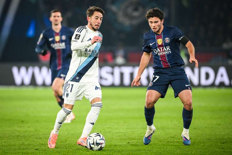 Maxime Lopez sur la pelouse du Parc des Princes dimanche soir. Maxime Lopez sur la pelouse du Parc des Princes dimanche soir.