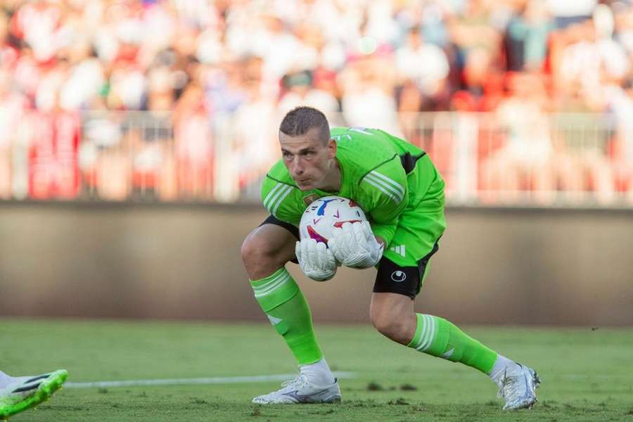 Lunin signs new Real Madrid contract