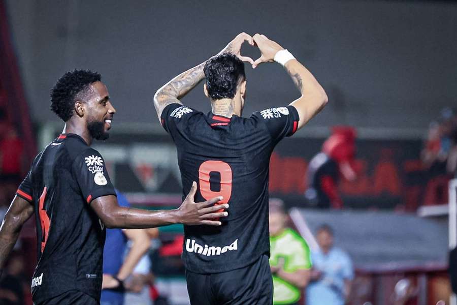 Derek fez o primeiro Dragão na partida