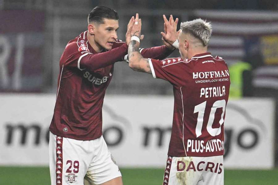 Dobre și Petrila sărbătoresc un gol