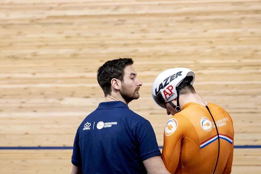 Haak in gesprek met een teamlid