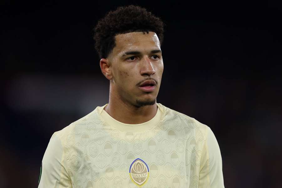 Manchester United e Arsenal monitoram Kauã Elias, ex-Fluminense