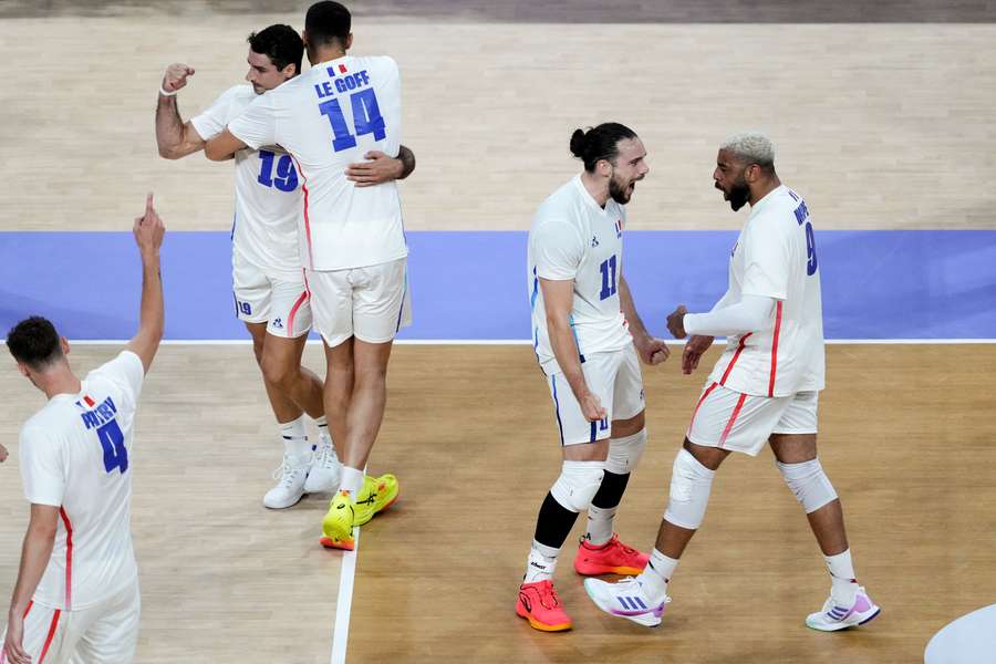 Dois jogos e duas vitórias para os Bleus