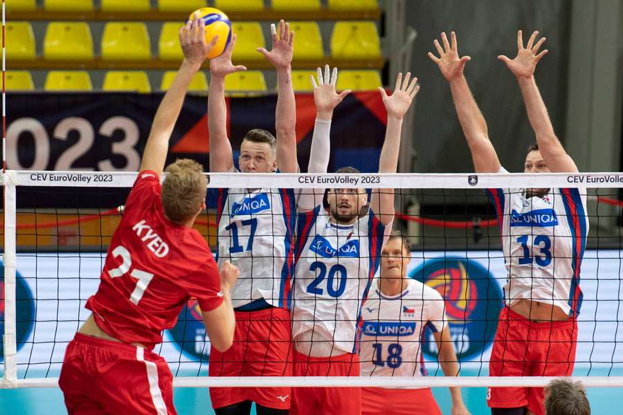 Grupowy rywal Polski, reprezentacja Czech, wygrała z Danią w mistrzostwa Europy