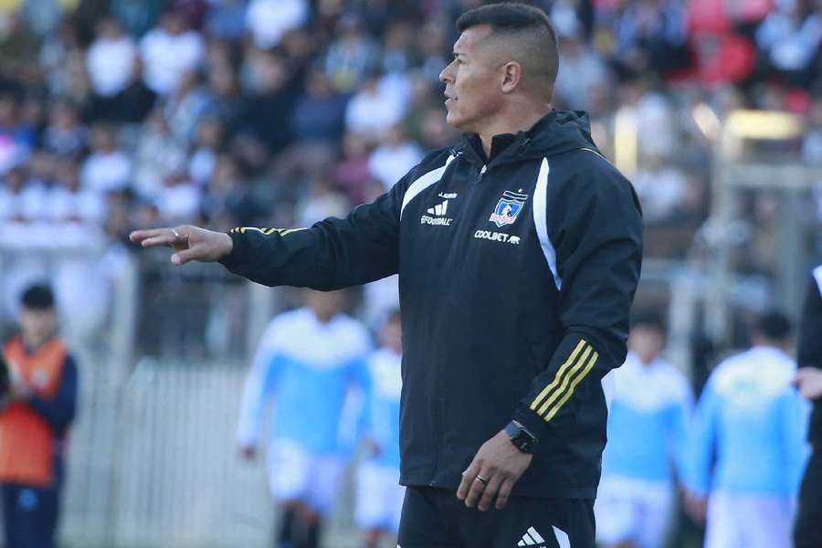 Almirón, entrenador de Colo Colo