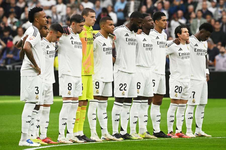 Jogadores do Real Madrid prestam homenagem às vítimas da região de Valência