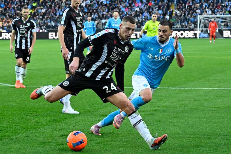 O Napoli desperdiçou uma grande chance na Serie A O Napoli desperdiçou uma grande chance na Serie A