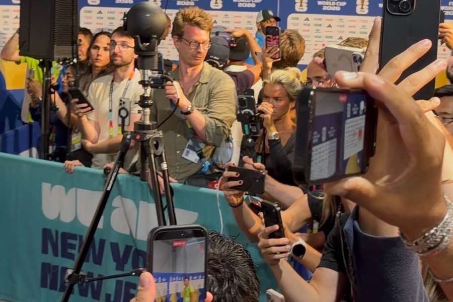 Jornalistas enfrentaram batalha em meio ao silêncio de atletas Jornalistas enfrentaram batalha em meio ao silêncio de atletas