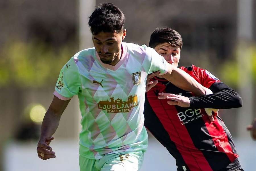 Jorge Silva em ação pelo Olimpija Ljubljana
