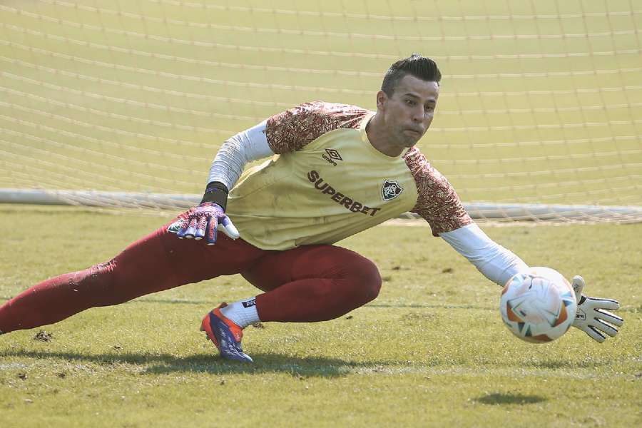 Fábio terá a missão de fechar o gol no Maracanã contra o Grêmio