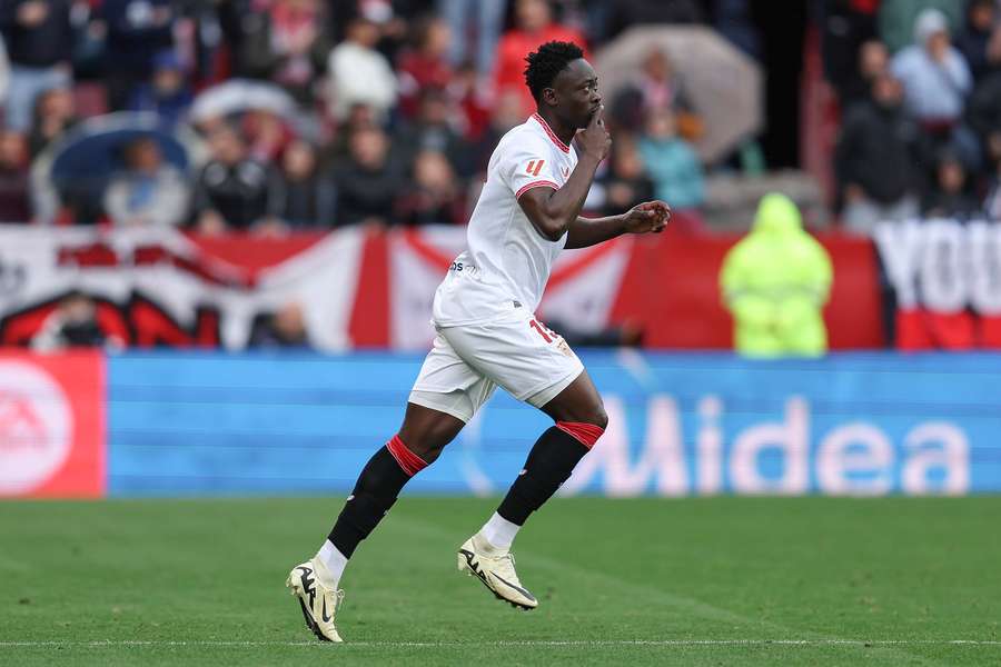 Akor Adams, en el momento de estrenarse en el Sánchez-Pizjuán ante el Athletic