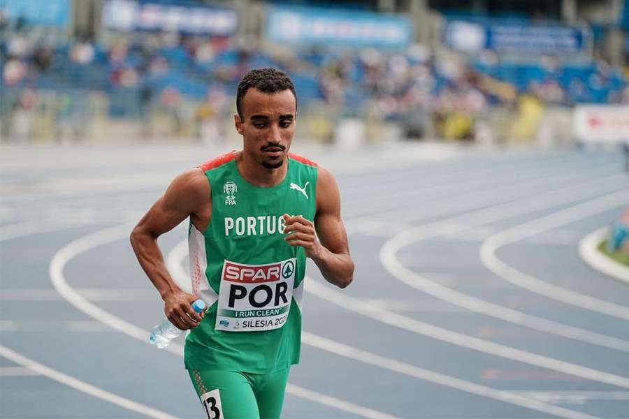 Isaac Nader vai lutar pelas medalhas nos Mundiais Isaac Nader vai lutar pelas medalhas nos Mundiais