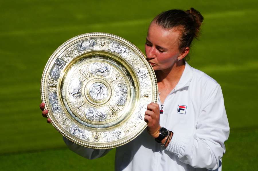 Krejčíková ovládla Wimbledon.