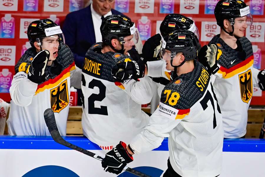 Nico Sturm und die deutsche Eishockey-Nationalmannschaft schrieben bei der WM in Tampere und Riga ein Stück Sport-Geschichte.