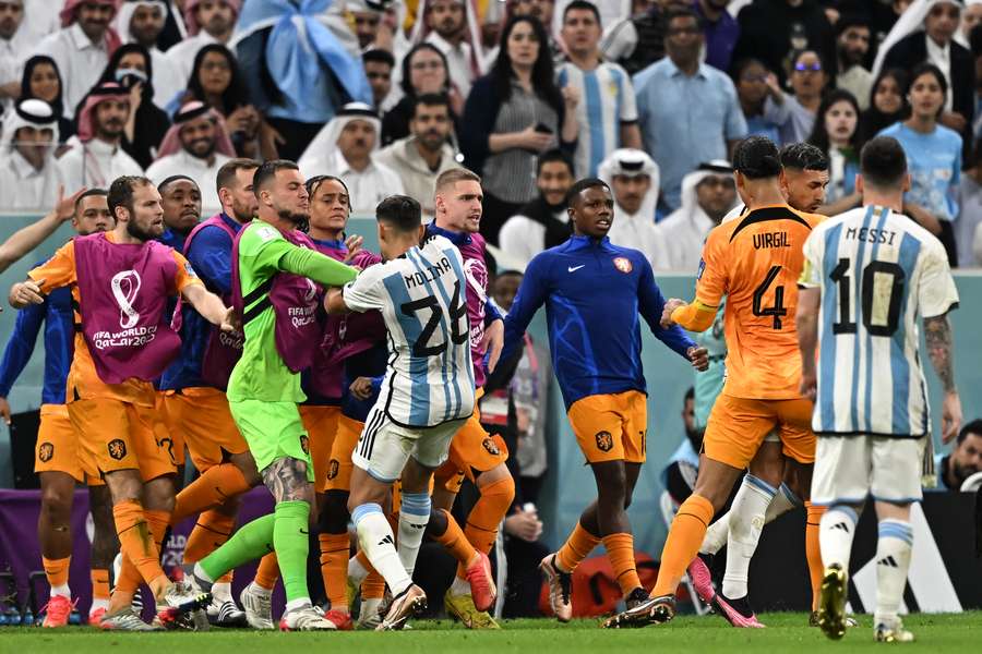 Viele überhitzte Köpfe im Viertelfinale zwischen Argentinien und der Elftal