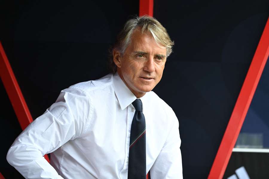Mancini regressa para a estrutura