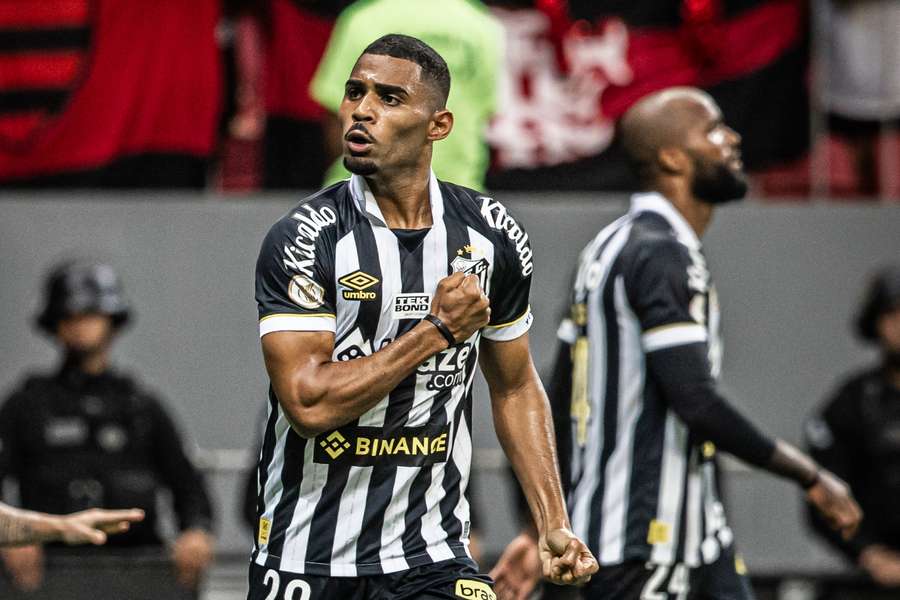 Joaquim garantiu a vitória do Santos contra o Fla