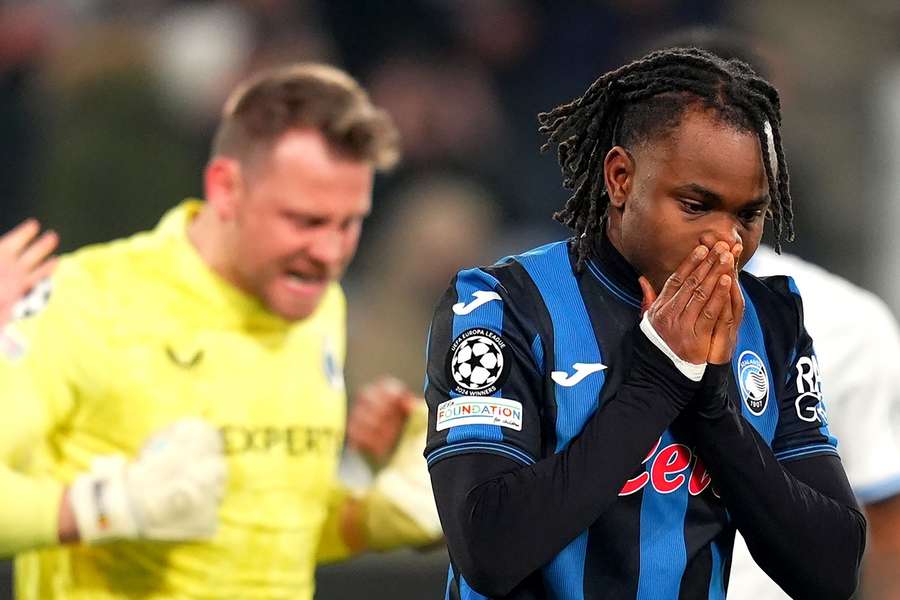 Lookman vergab am Anfang der zweiten Hälfte kläglich vom Elfmeterpunkt.