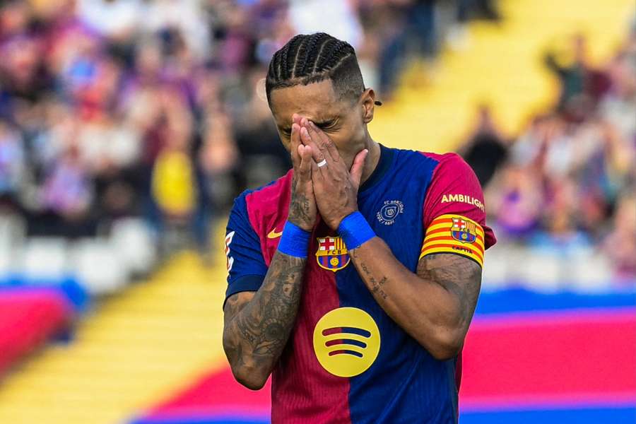 Gol de Raphinha não evitou derrota do Barcelona para Las Palmas