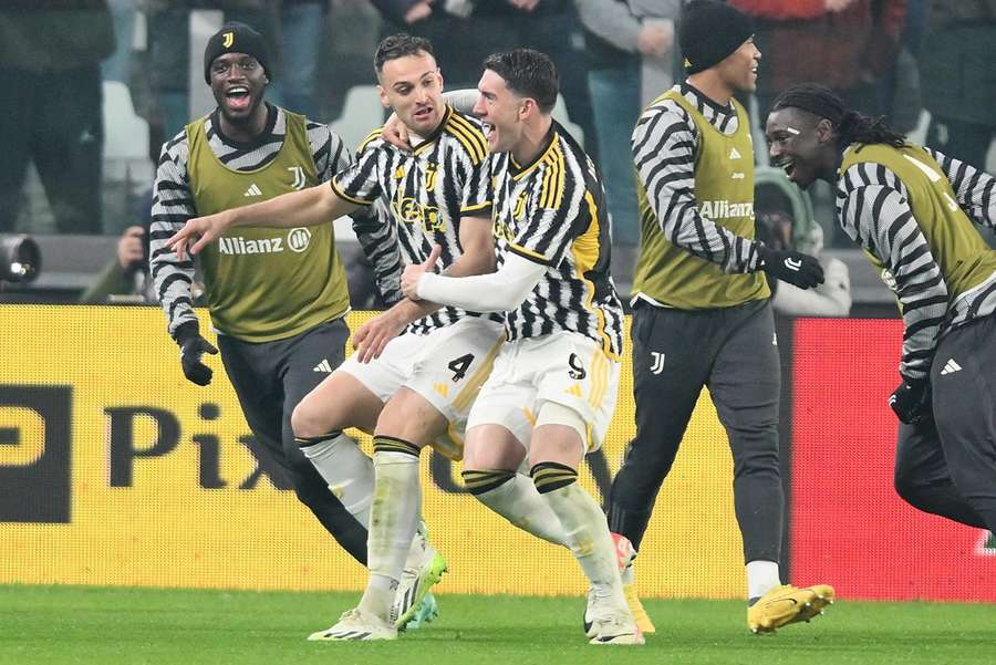 Federico Gatti viert het enige en winnende doelpunt voor Juventus