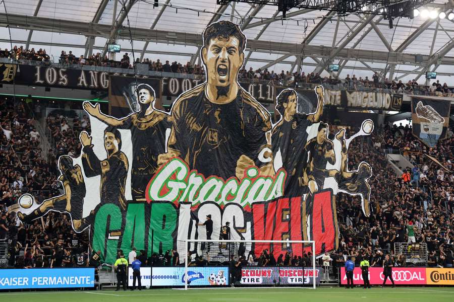 Los Angeles FC rinden tributo a Carlos Vela 