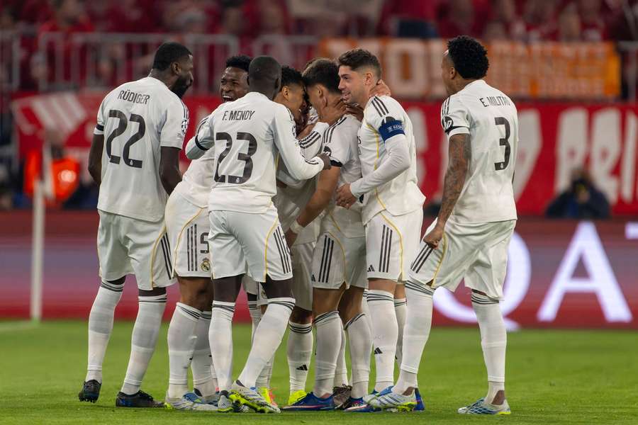 Ferland Mendy printre coechipieri Ferland Mendy printre coechipieri