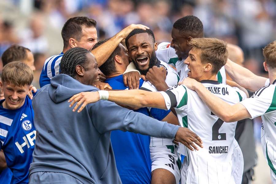 Schalke ging in Magdeburg früh in Führung - am Ende reichte es nur zu einem Unentschieden.