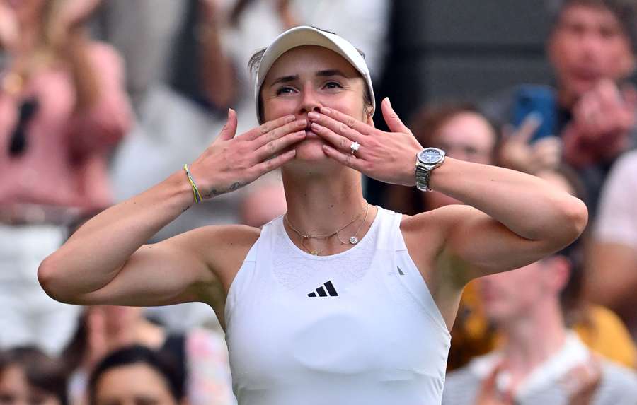 Svitolina quiere prolongar su estancia en Wimbledon