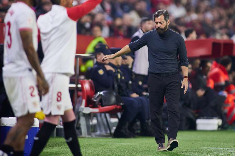 Sanchez Flores agrees to replace Coudet at Alaves