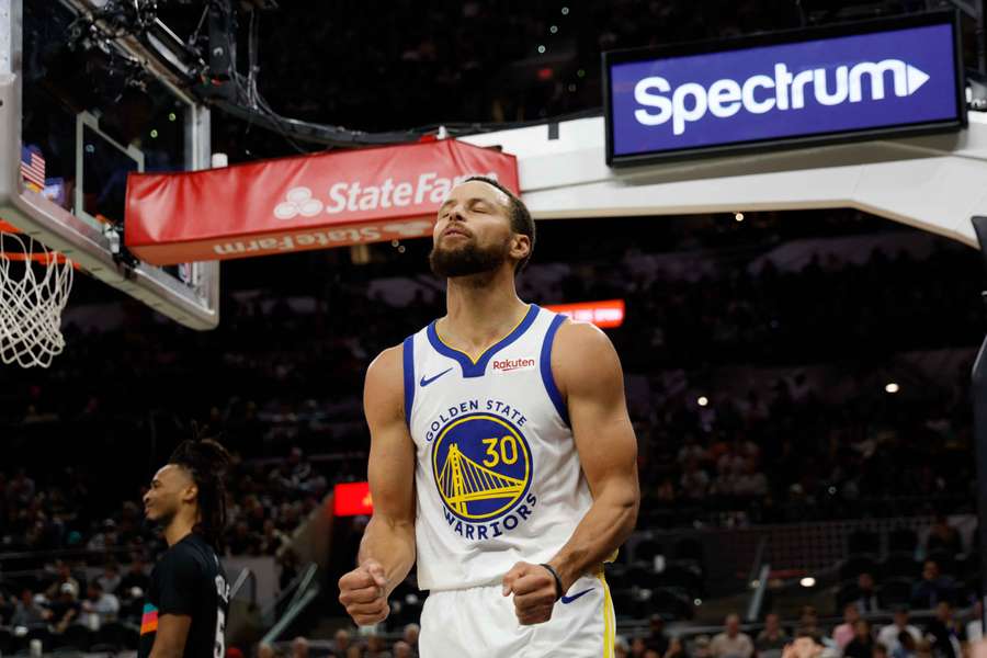 Stephen Curry of the Golden State Warriors reacts against the San Antonio Spurs