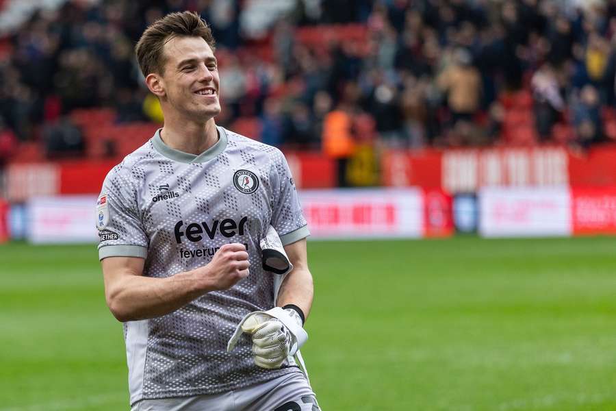 Anglie se klaní českému brankáři. Radek Vítek mezi tyčemi Bristolu čaroval.