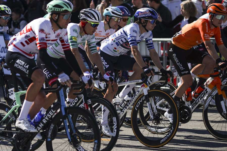 ¿Primoz Roglic o Juan Ayuso? ¿Quiénes son los favoritos para ganar el Giro de Italia 2025?