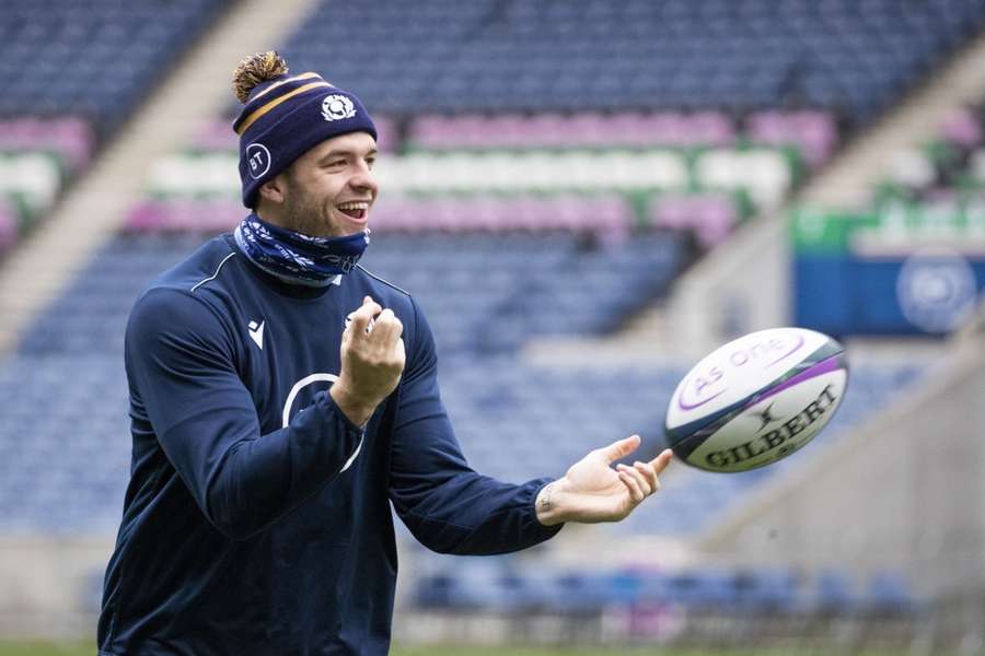 Kinghorn starts at fly-half for Scotland against Australia