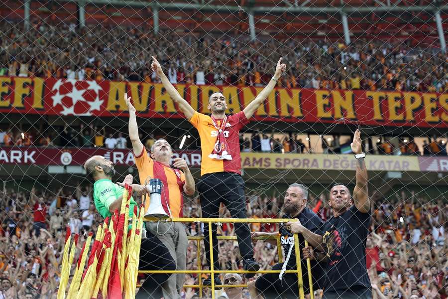 Hakim Ziyech zaprezentowany jako... nowy prowadzący doping Galatasaray