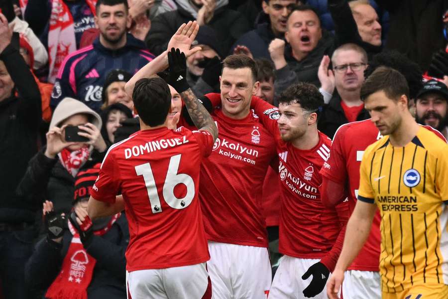 Nottingham Forest hat für eine echte Klatsche für Hürzelers Brighton in der Premier League gesorgt.