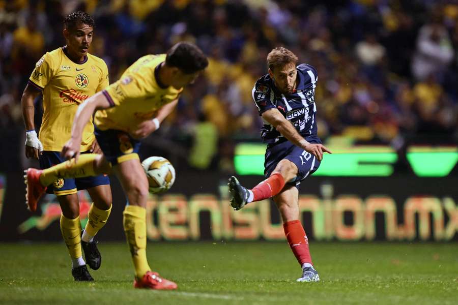 Canales, goleador ante el América.