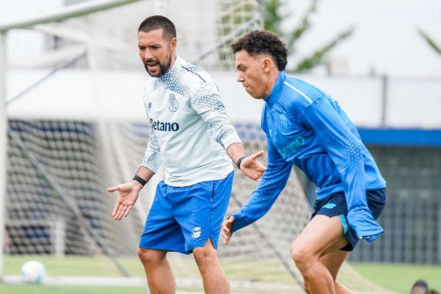 FC Porto volta a treinar com três jogadores no boletim clínico FC Porto volta a treinar com três jogadores no boletim clínico