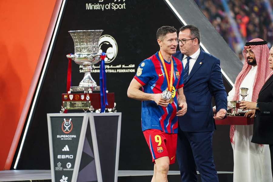 Superpuchar Hiszpanii jest już 32. trofeum w karierze Lewandowskiego