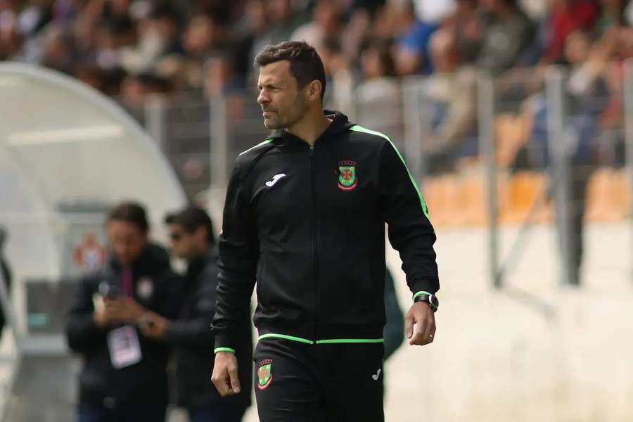 Filipe Cândido deixa o Paços de Ferreira no 17.º lugar da Liga 2 Filipe Cândido deixa o Paços de Ferreira no 17.º lugar da Liga 2