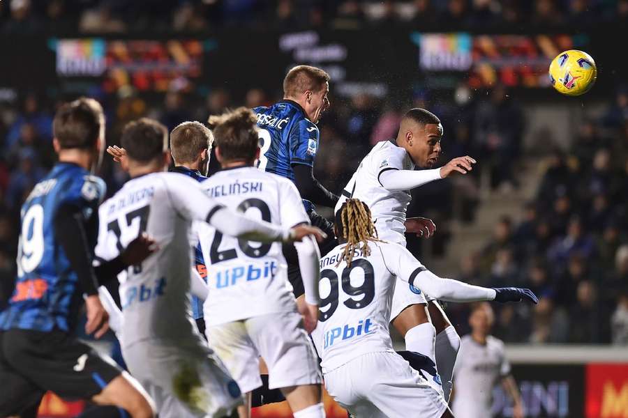 Napoli and Atalanta players in action