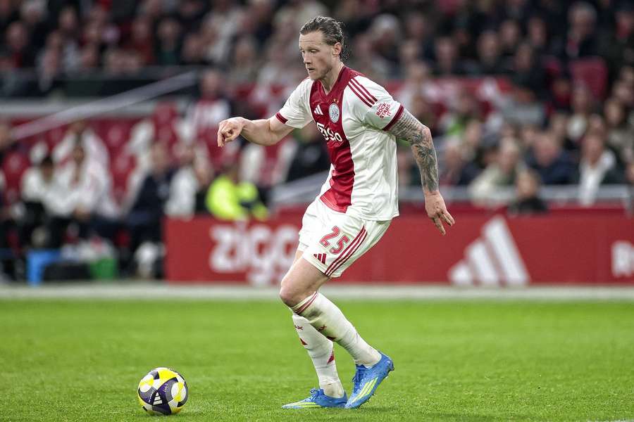 Wout Weghorst está em final de contrato com o Ajax