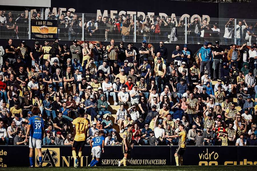 Adeptos do Lourosa no apoio à equipa