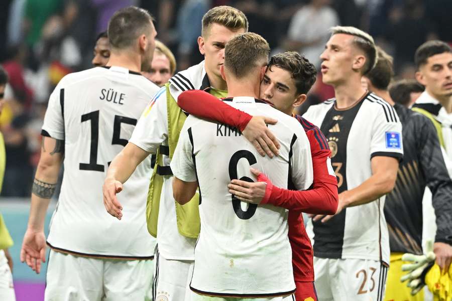 Alemania debe ganar y que España le haga un favor derrotando a Japón.