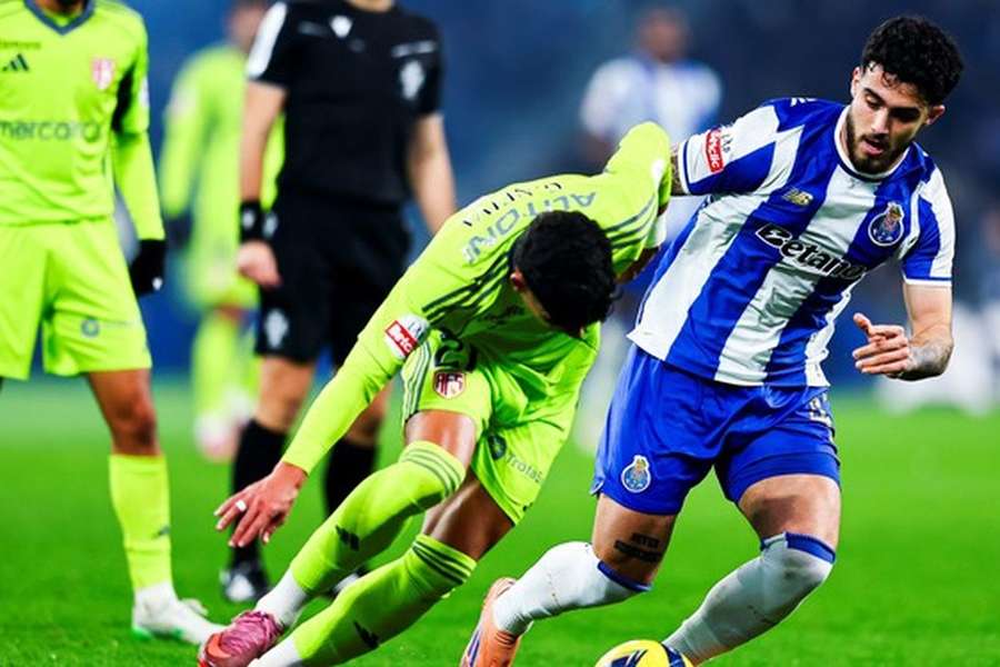 Ángel Alarcón em ação diante do AFS