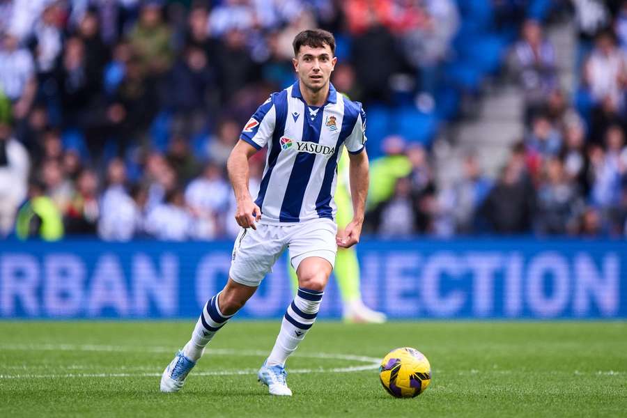 Martin Zubimendi of Real Sociedad with the ball during the LaLiga match against Real Valladolid