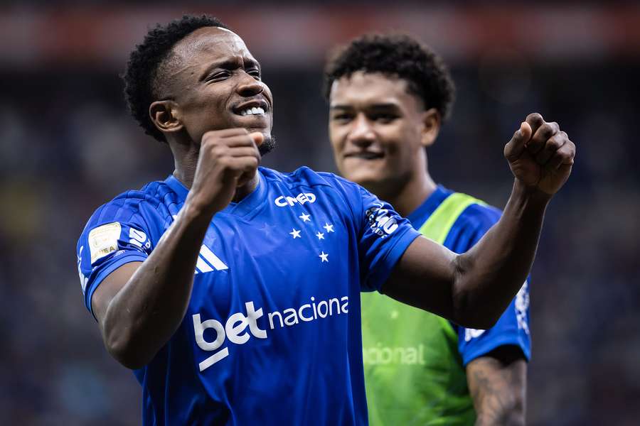 Sinisterra fez o golo da vitória do Cruzeiro no Mineirão Sinisterra fez o golo da vitória do Cruzeiro no Mineirão
